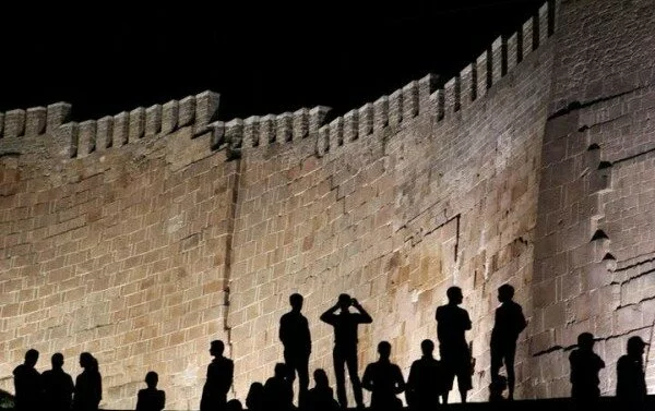 На крепости Нарын-кала отключат свет